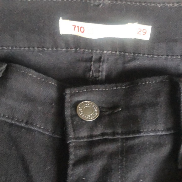 Levi’s black super skinny jeans. - Picture 8 of 9